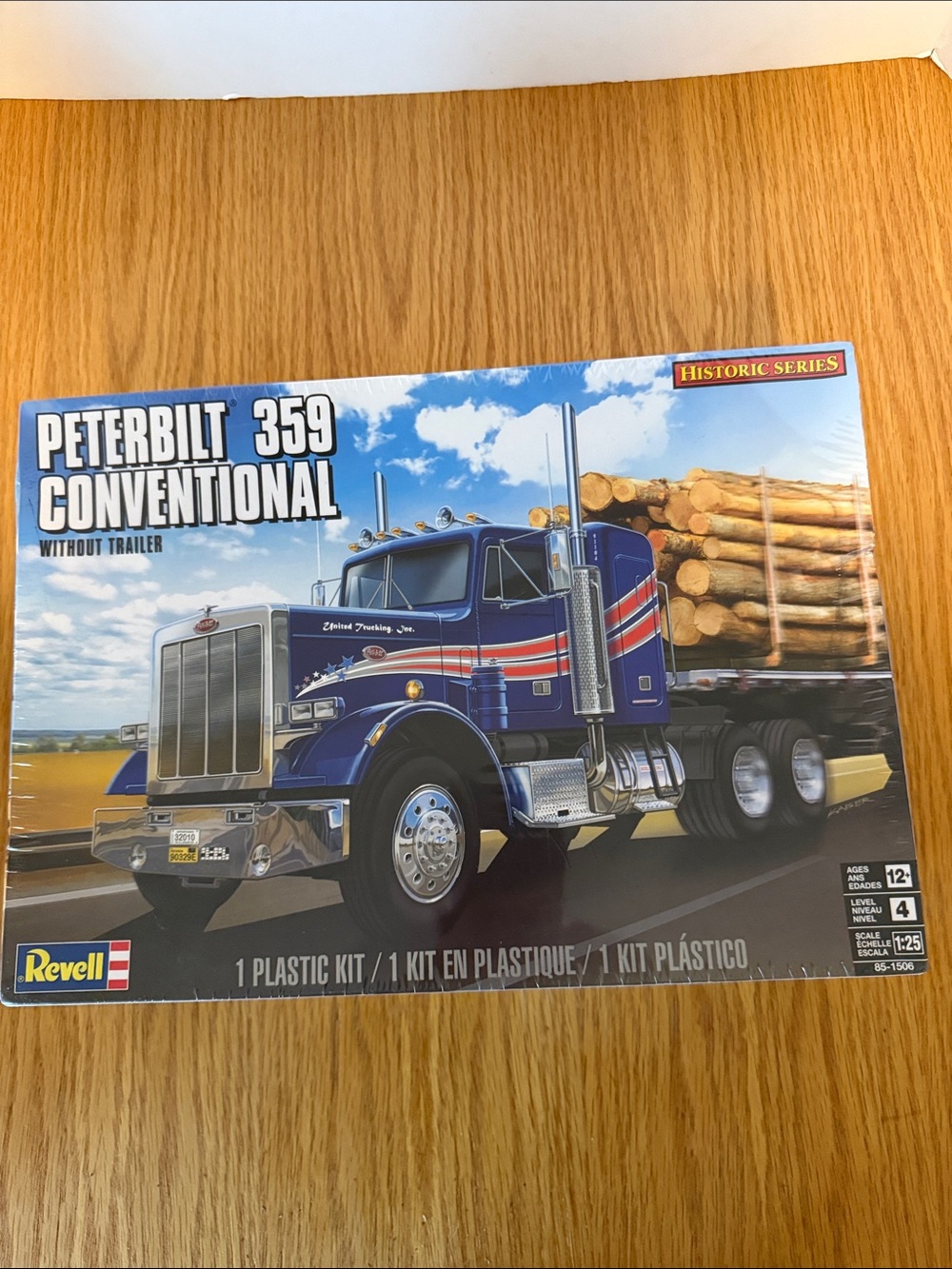 Revell Peterbilt 359 Conventional Blue Truck Model Kit